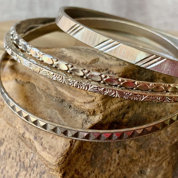 Assorted bangles, metal bracelets, silver - Picture 4 of 11